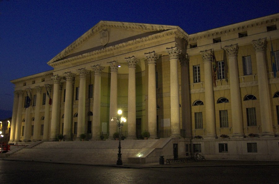 stadio pubblica utilità