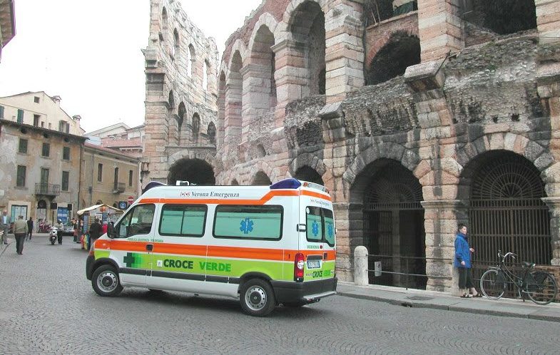 Ambulanza in centro a Verona