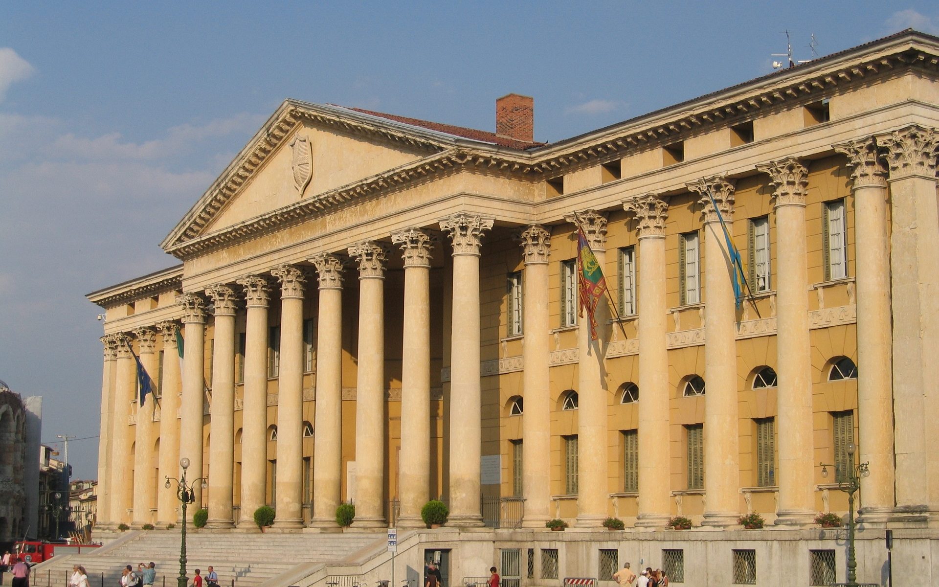 Palazzo Barbieri verona lutto minuto di silenzio