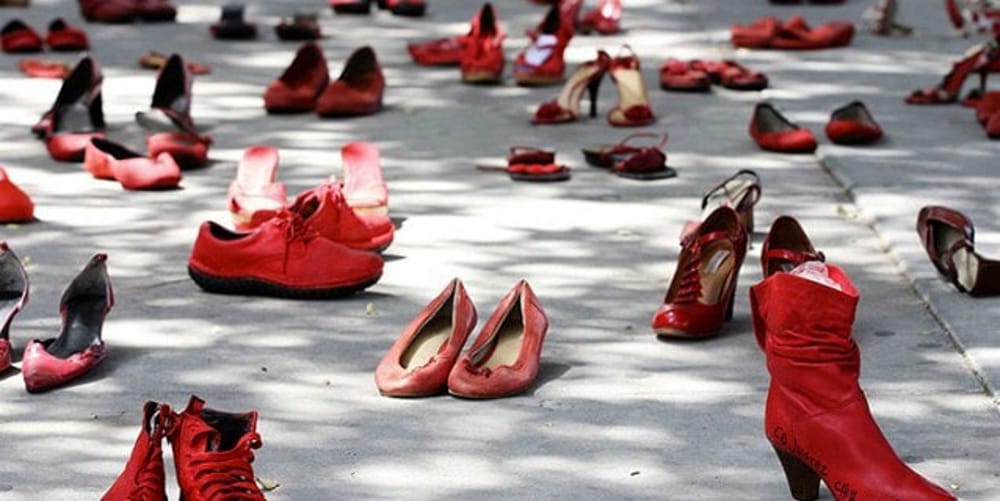 Veneto violenza donne scarpe rosse