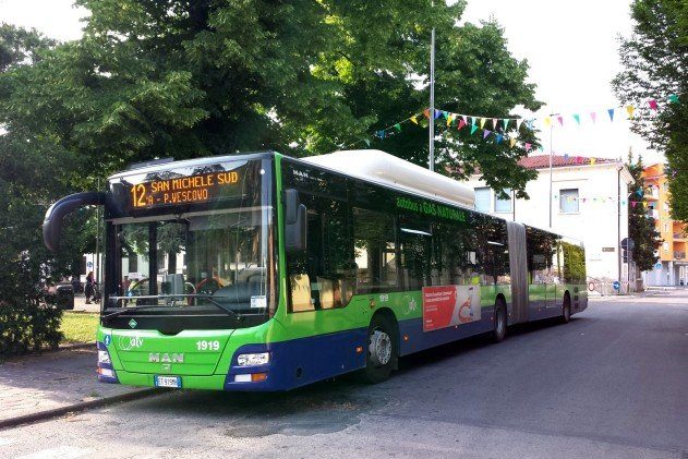 autobus bus trasporto pubblico
