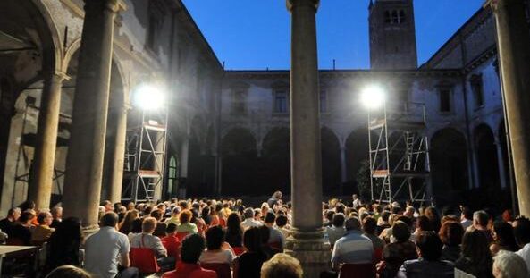 teatro nei cortili un cretino è per sempre