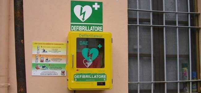 soccorso dai passanti defibrillatore
