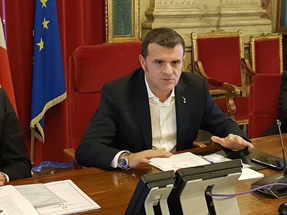 Gian Marco Centinaio a wine2wine