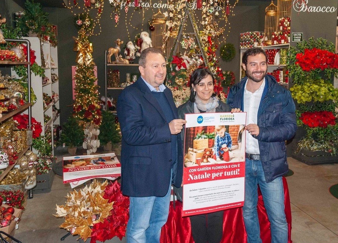 Raccolta giocattoli natale per tutti