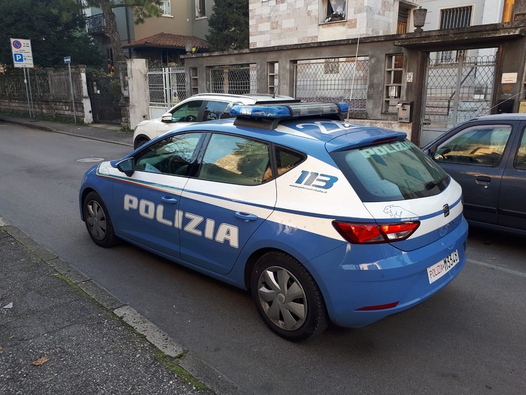 Volanti Polizia mandato arresto europeo