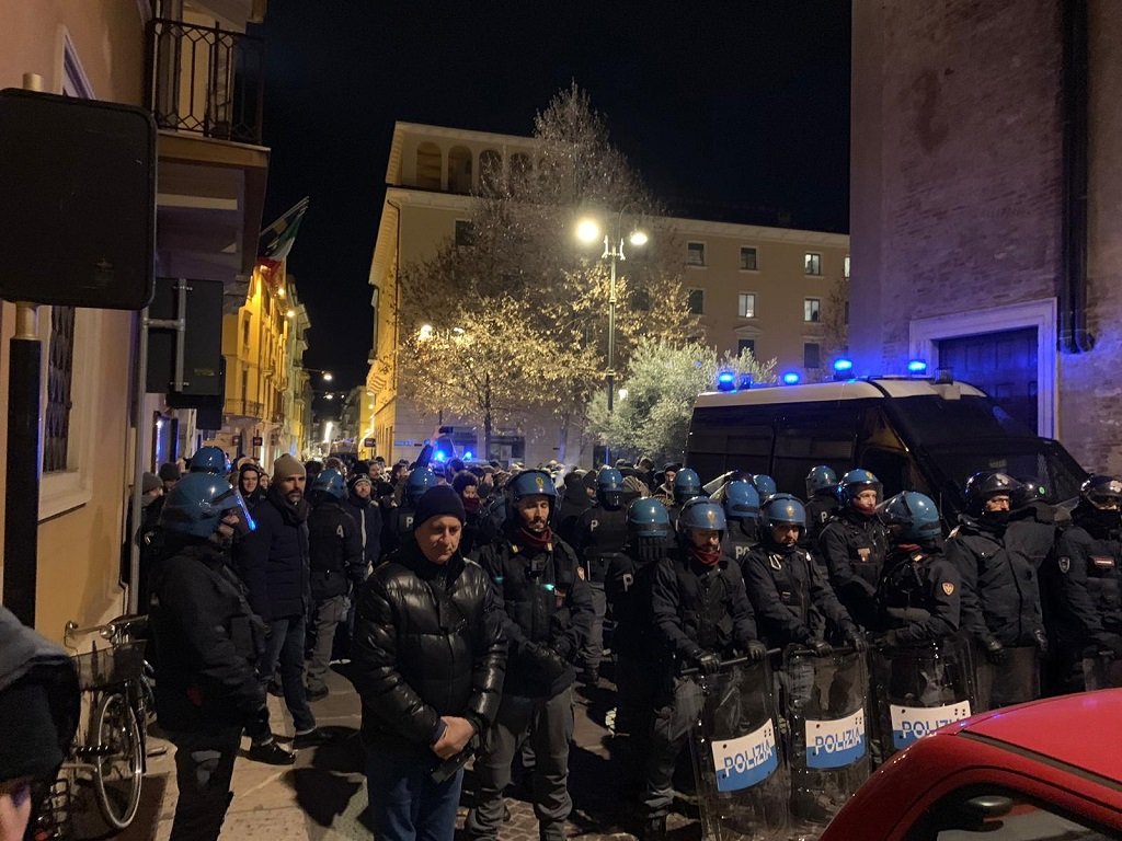 Forza Nuova polizia a San Nicolò Mimmo Lucano