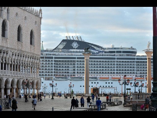 Ministero dei Trasporti, fuori le grandi navi dalla laguna di Venezia