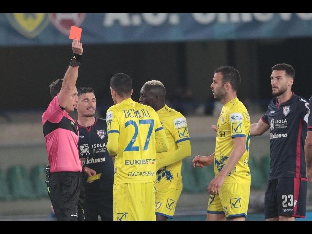 Chievo - Cagliari espulsione
