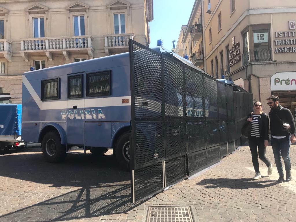 verona blindata congresso delle famiglie