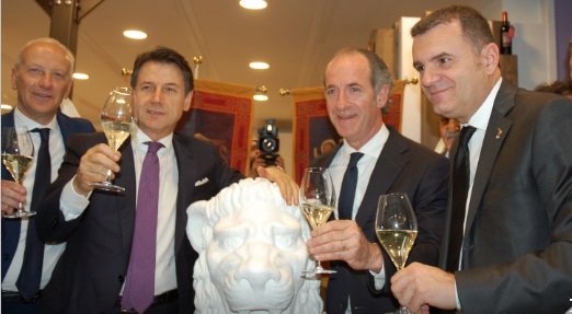 Conte al Vinitaly Zaia Centinaio autonomia