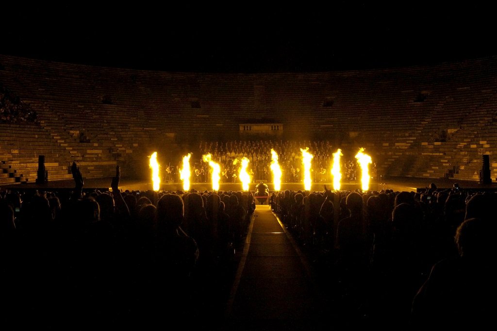 coro e orchestra arena di verona