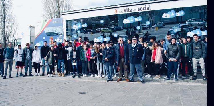 una vita da social polizia postale giovani internet