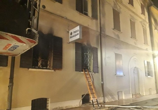 incendio vigili Mirandola