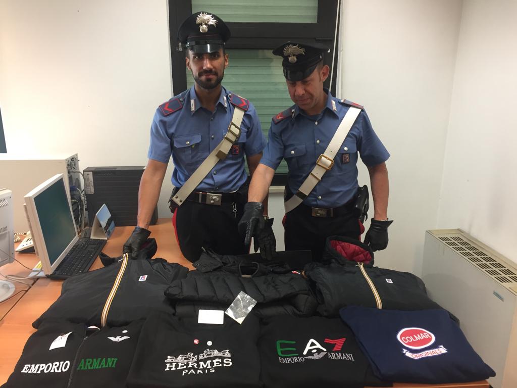 carabinieri denunciato merce contraffatta e droga