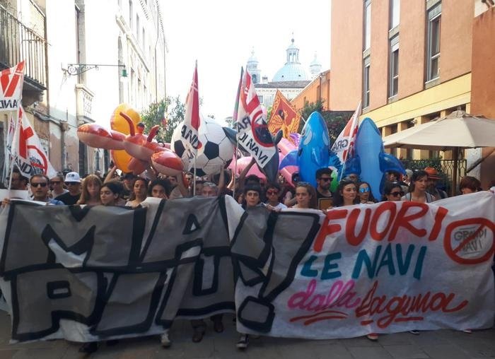 no grandi navi venezia
