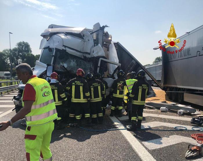 doppio incidente in a4