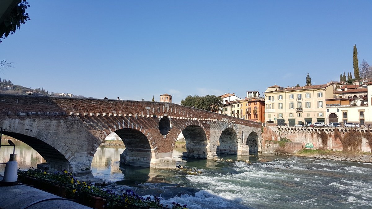 ponte pietra-Verona Minor Hierusalem
