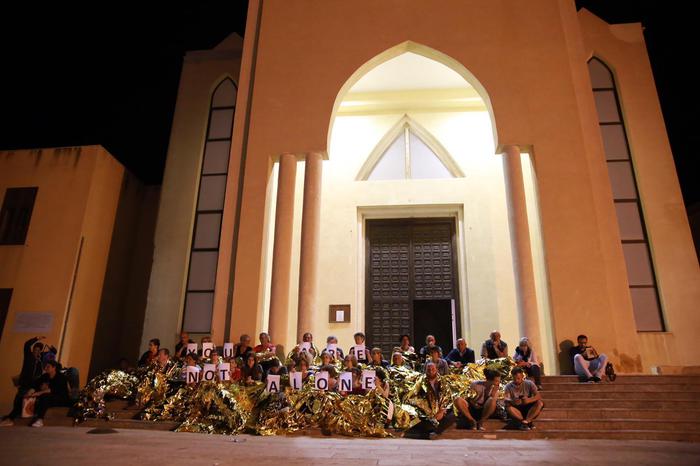 Migranti sea watch protesta a Lampedusa