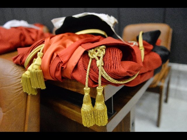 uccisa e data in pasto maiali