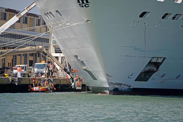 venezia nave da crociera incidente battello