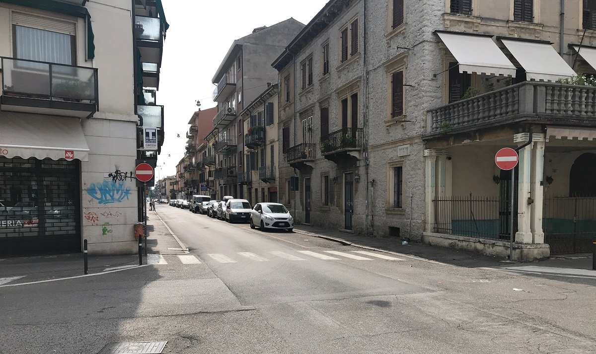 via Pisano - filobus in Borgo Venezia - Filobus