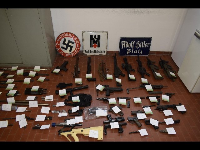 blitz torino estremisti