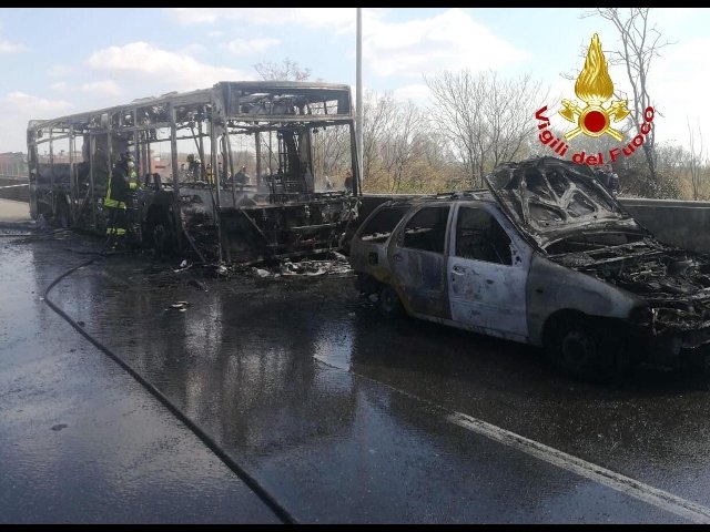 dirottamento bus crema