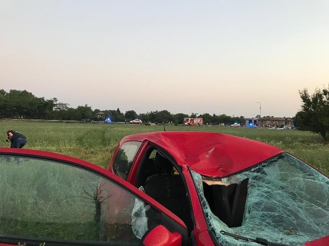 travolti in auto piacenza