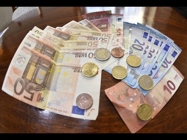 uif operazioni illegali-uso contante