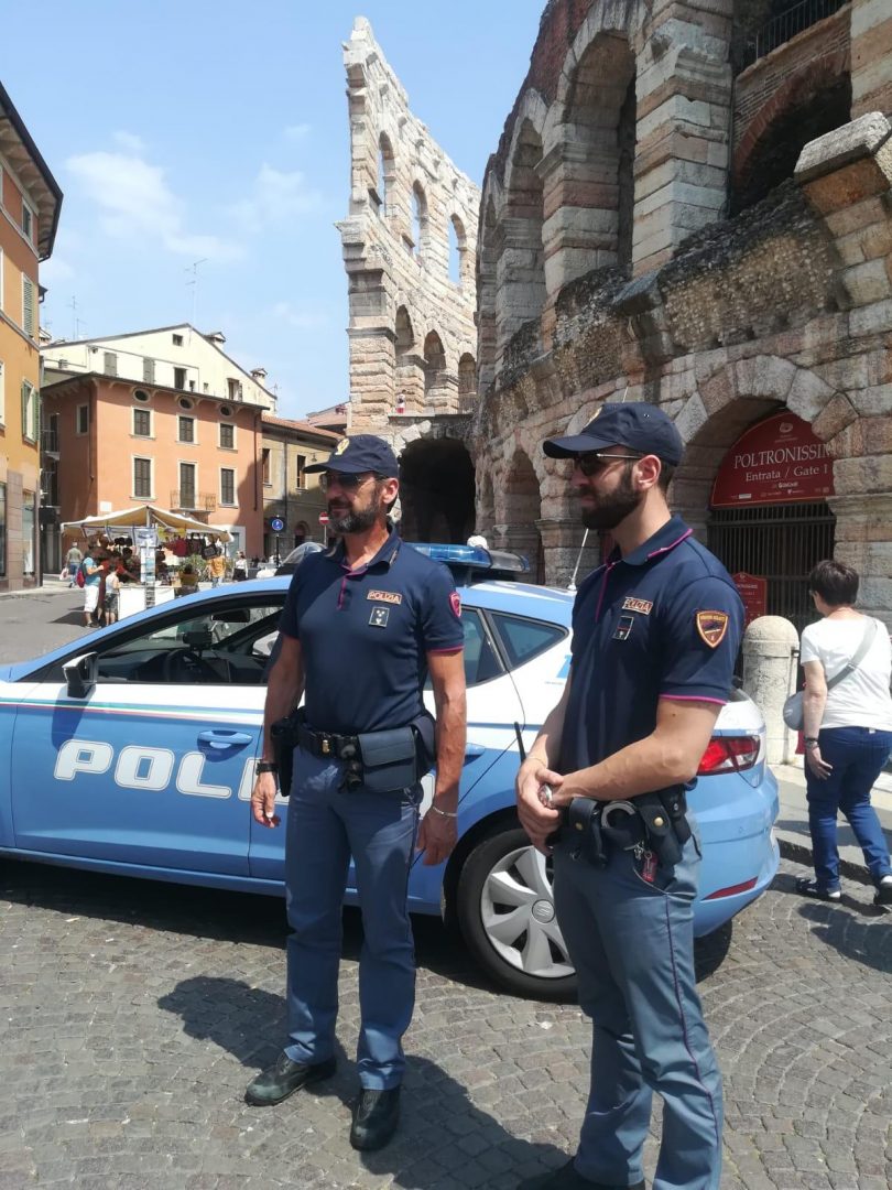 volanti - Tentato furto in abitazione