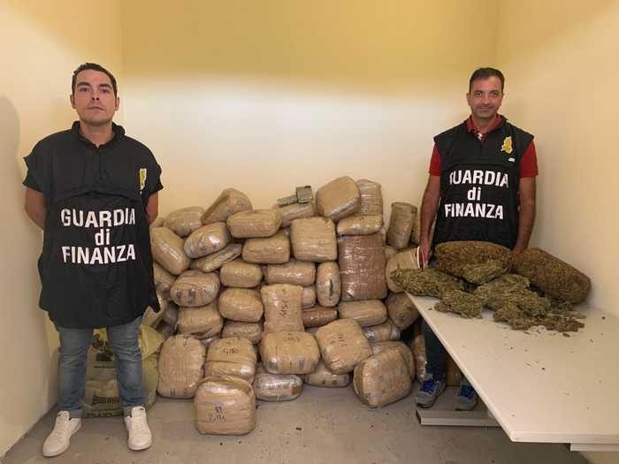 due quintali di marijuana in auto