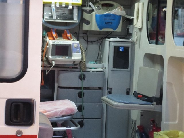 giovane accoltellato novara