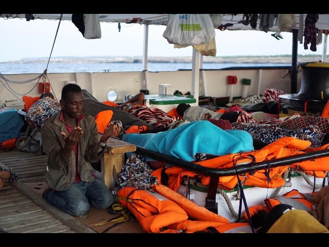 open arms chiede mezzi per sbarco