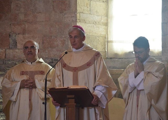 vescovo norcia sfollati come migranti
