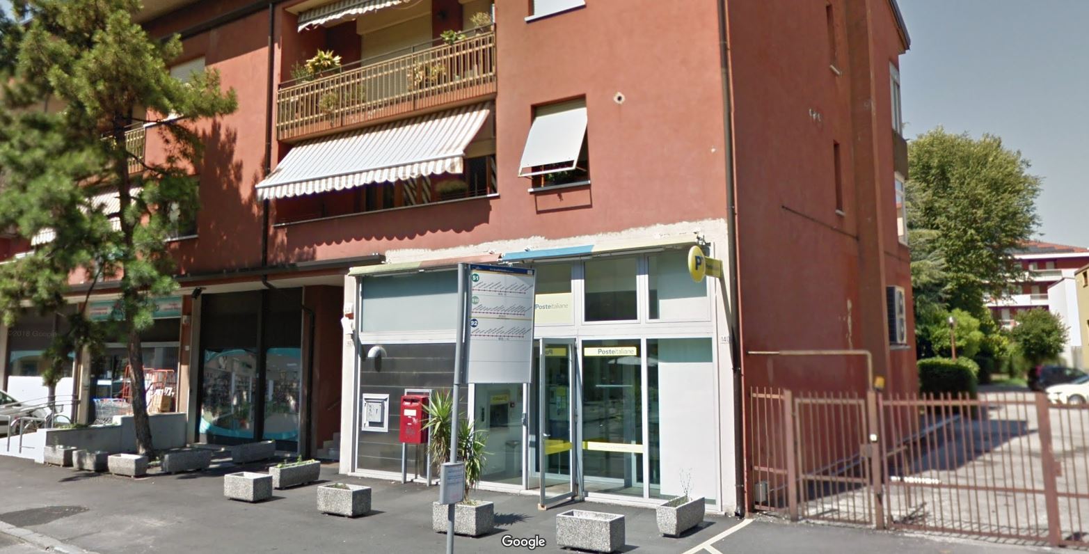 Poste Postamat di via Scuderlando