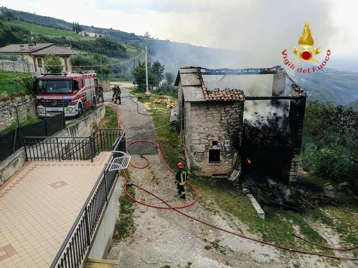 incendio in un fienile Azzago Grezzana