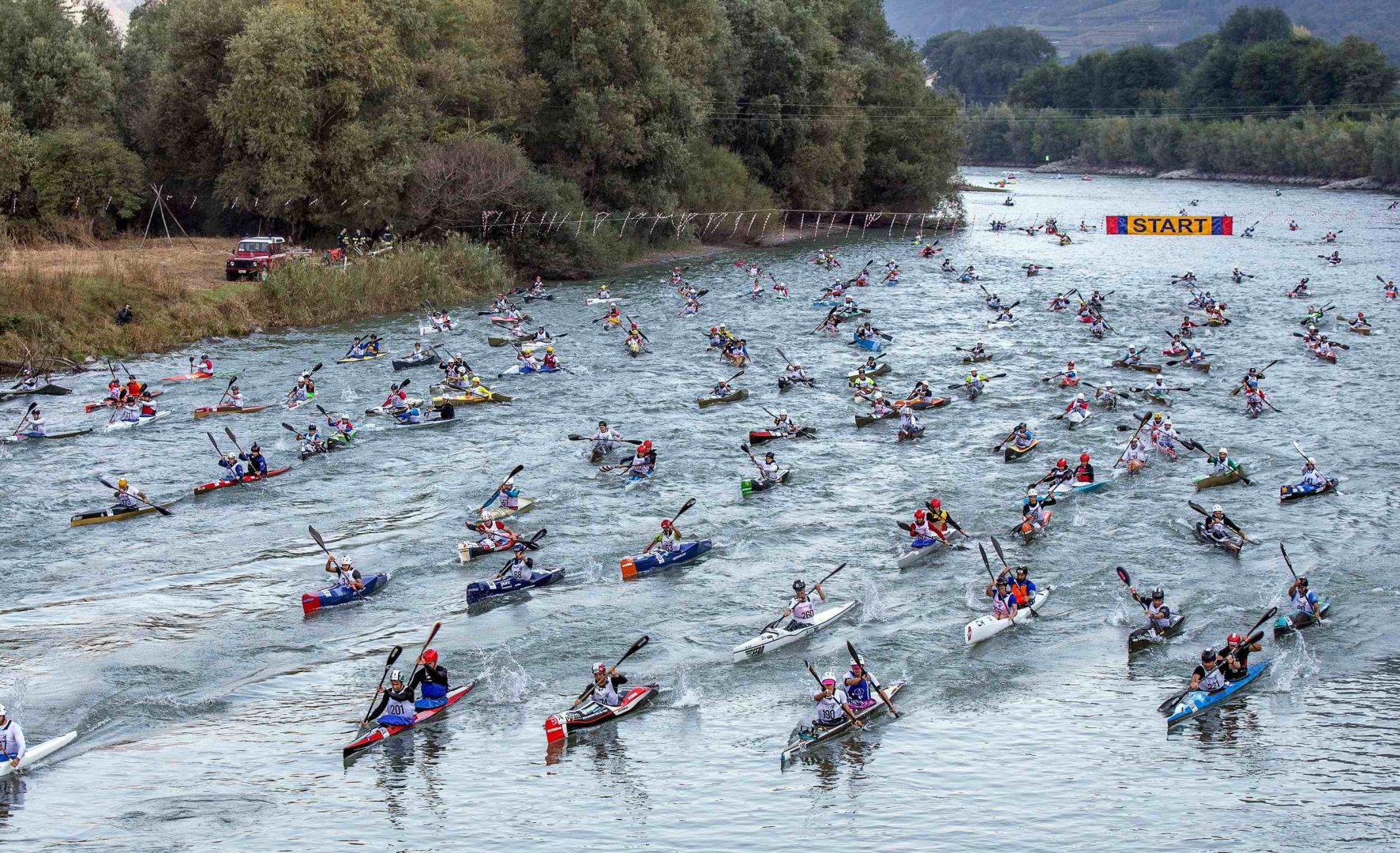 1Partenza Adigemarathon agonisti da Borghetto d'Avio - Copia