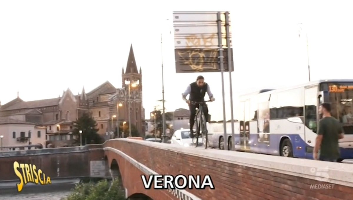 Brumotti striscia la notizia verona