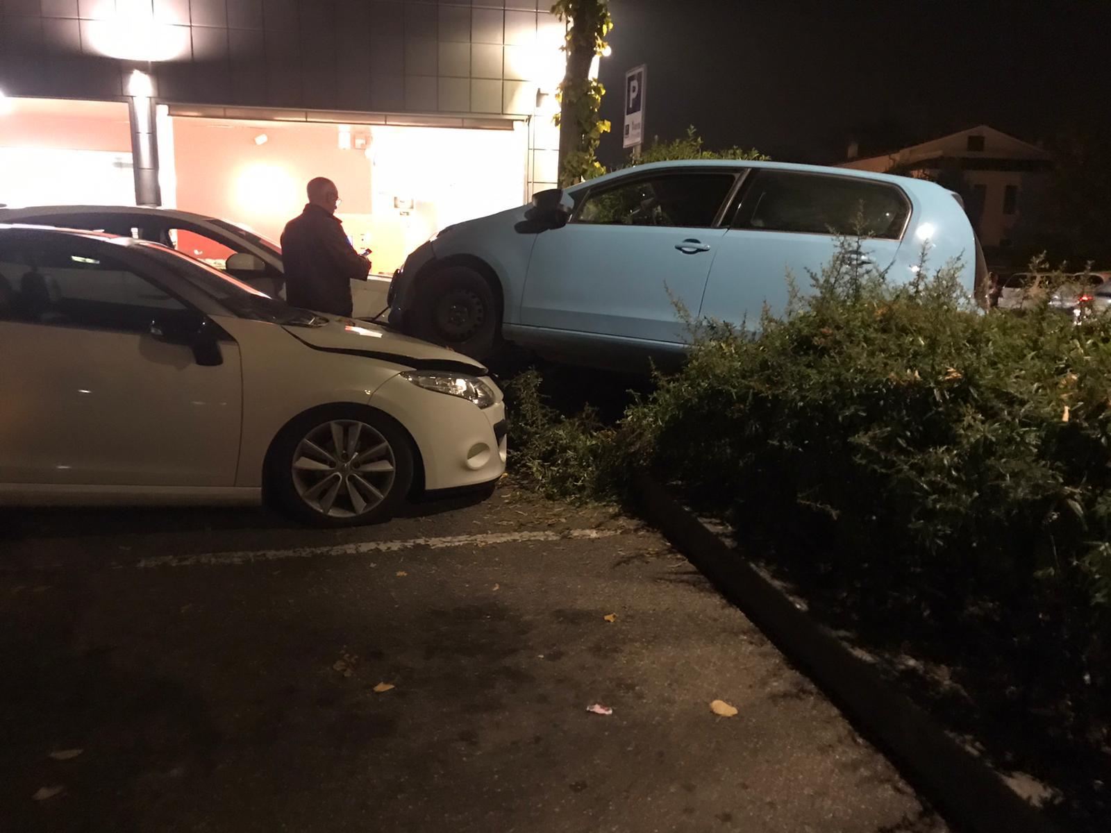 parcheggio pescantina ubriaco