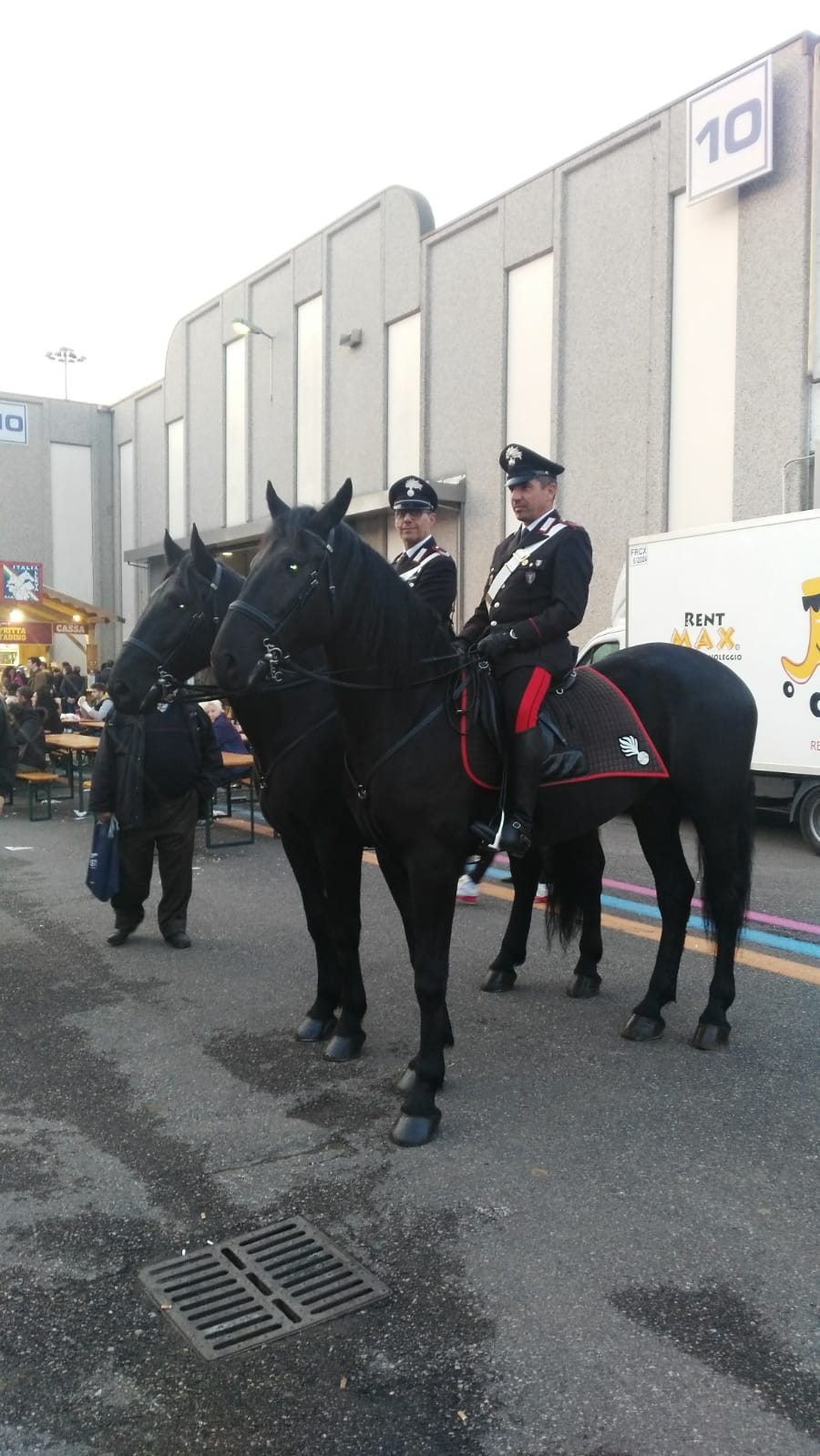 carabinieri a Fieracavalli