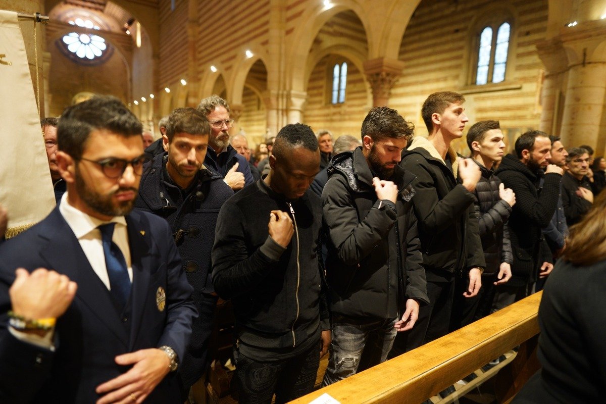 funerale roberto puliero hellas