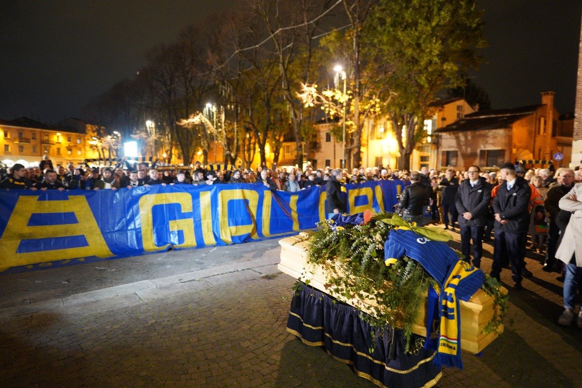 funerale roberto puliero hellas