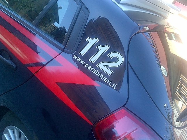 uccide la nonna a pugni