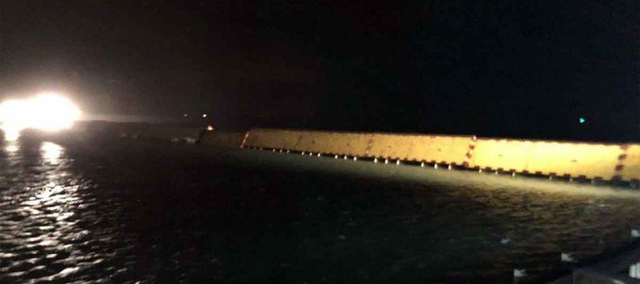 Test notturno paratoie Mose a Malamocco