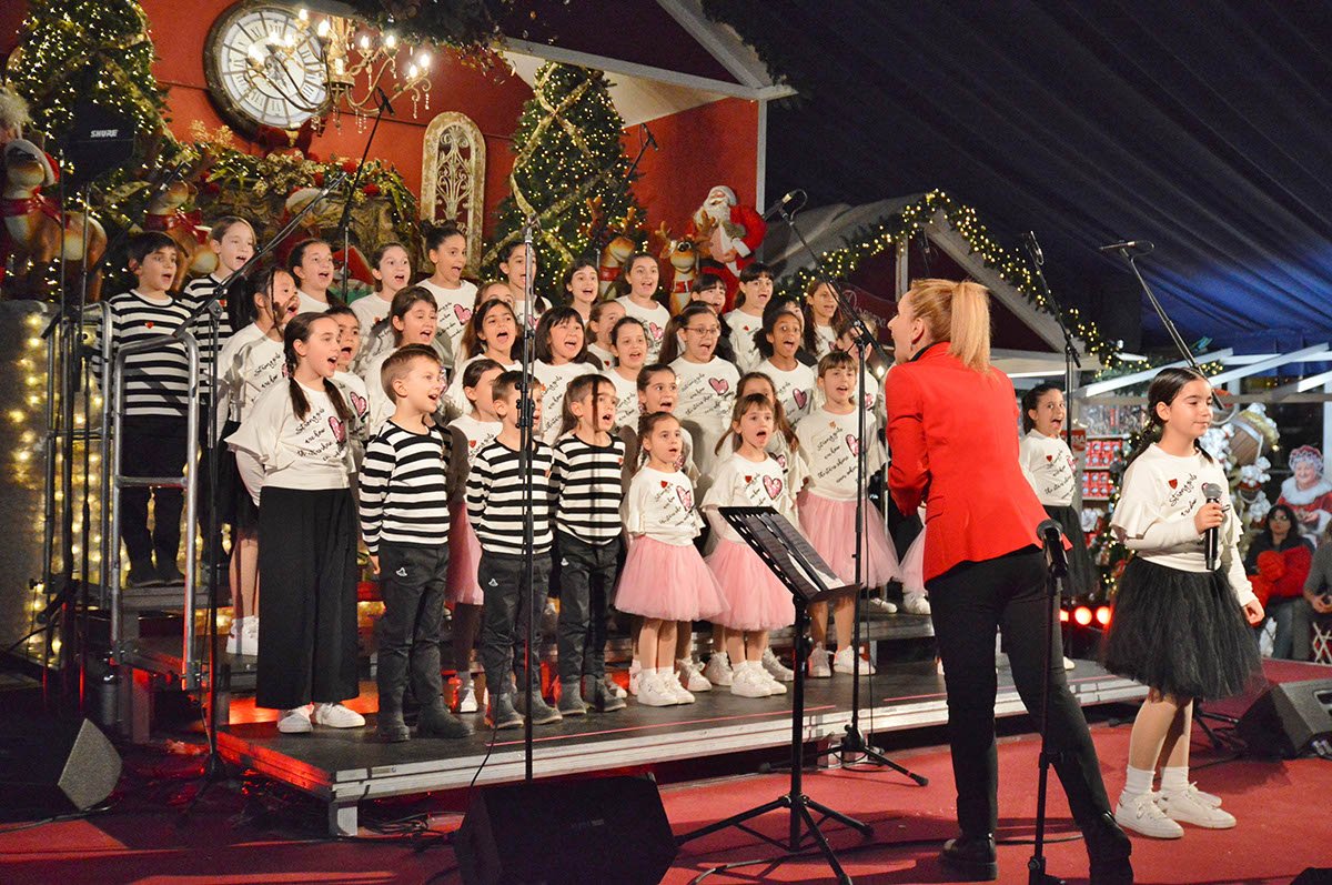 Premio mostra presepi materiale riciclato piccolo coro dell'antoniano