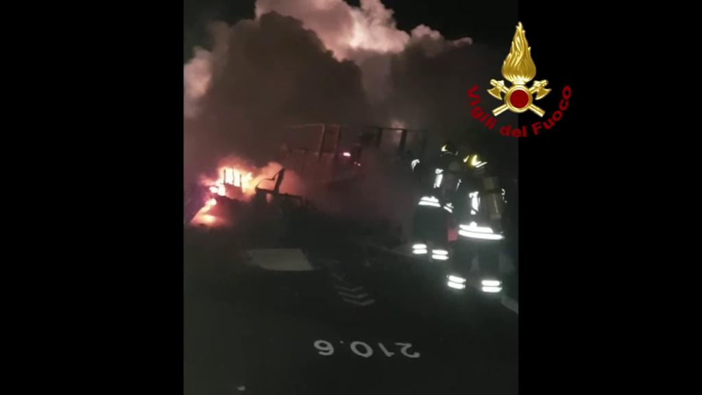 incidente a22 vigili del fuoco