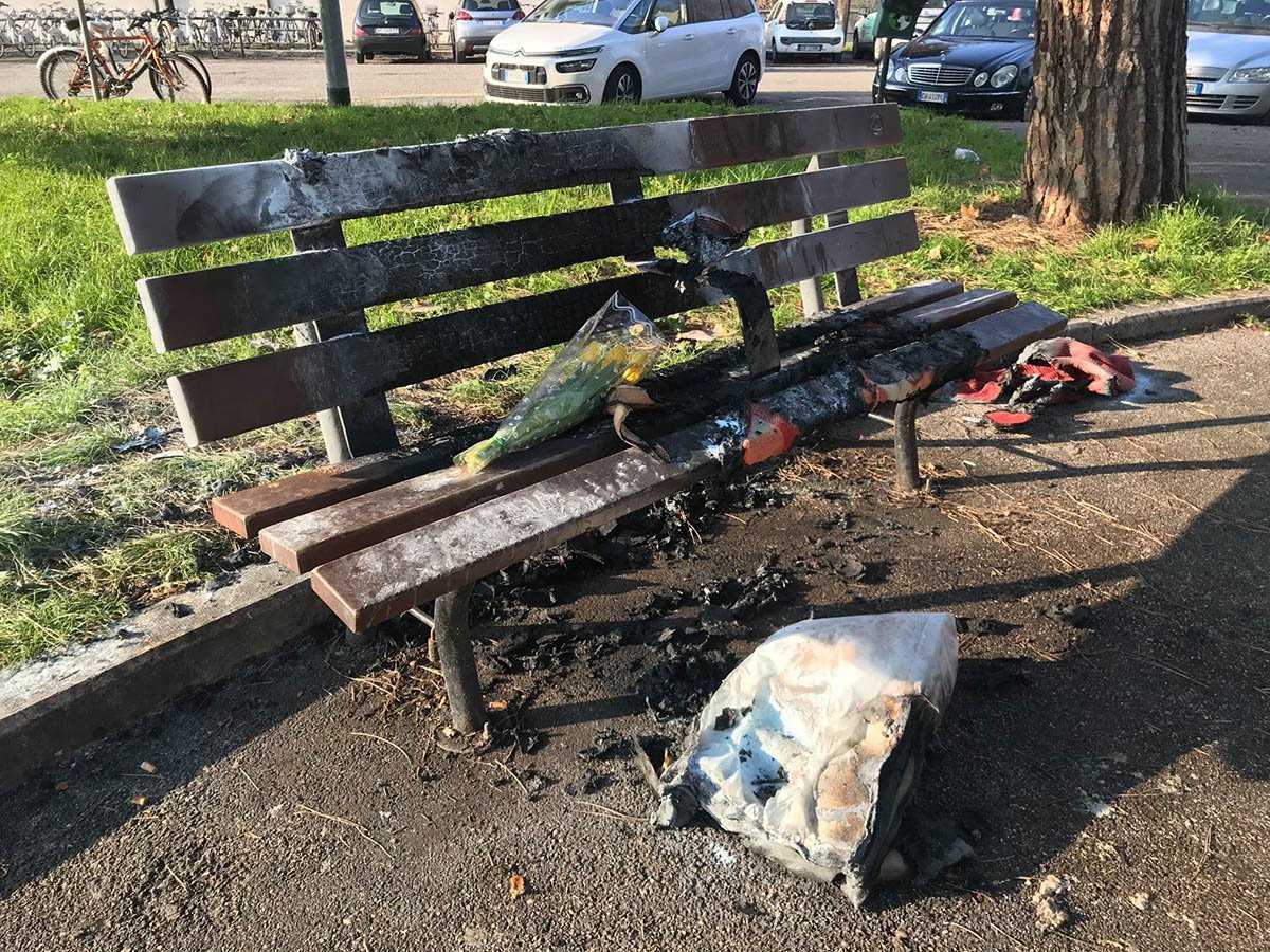 panchina kofi stazione porta vescovo