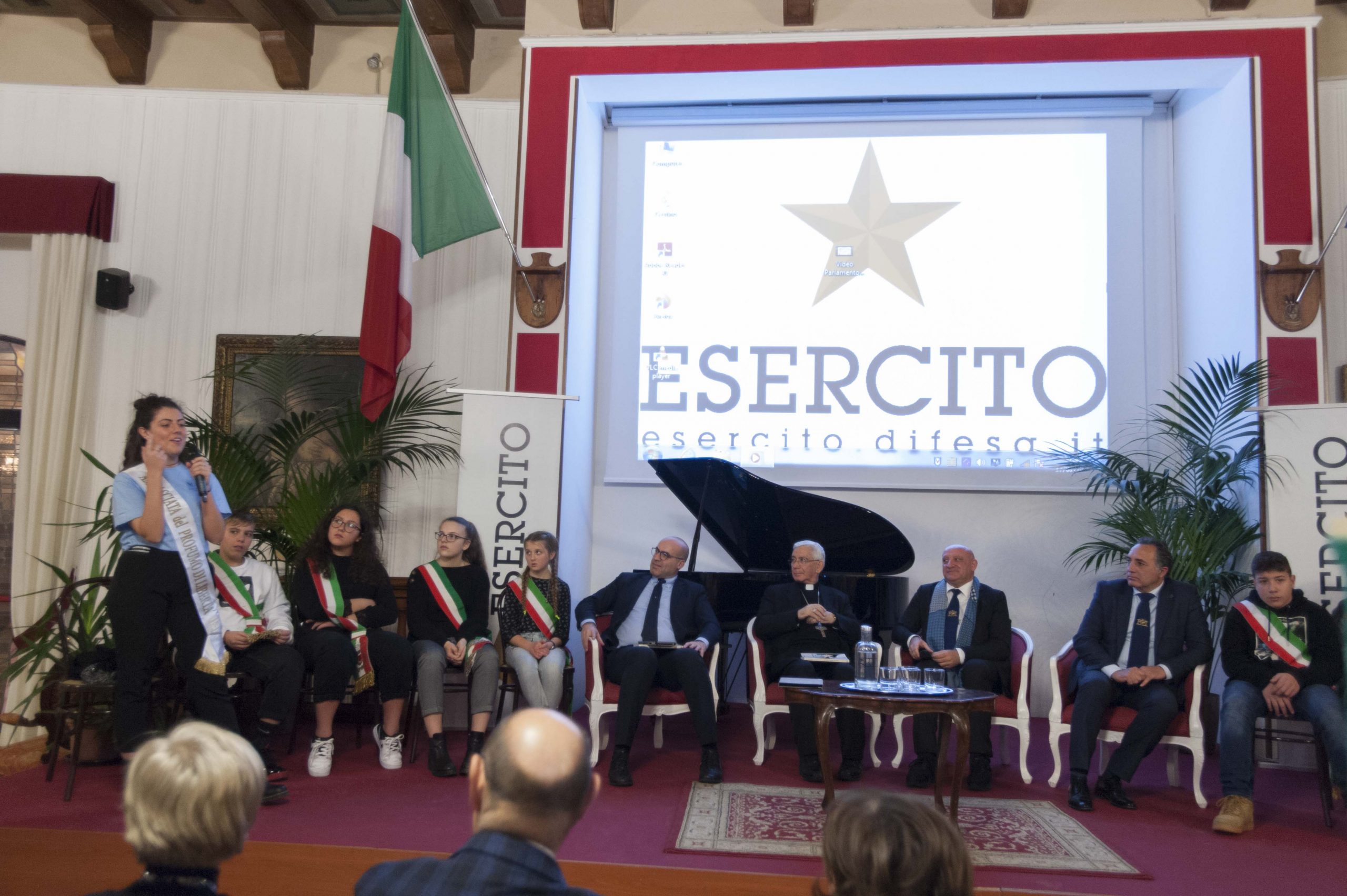 esercito e parlamento della legalità