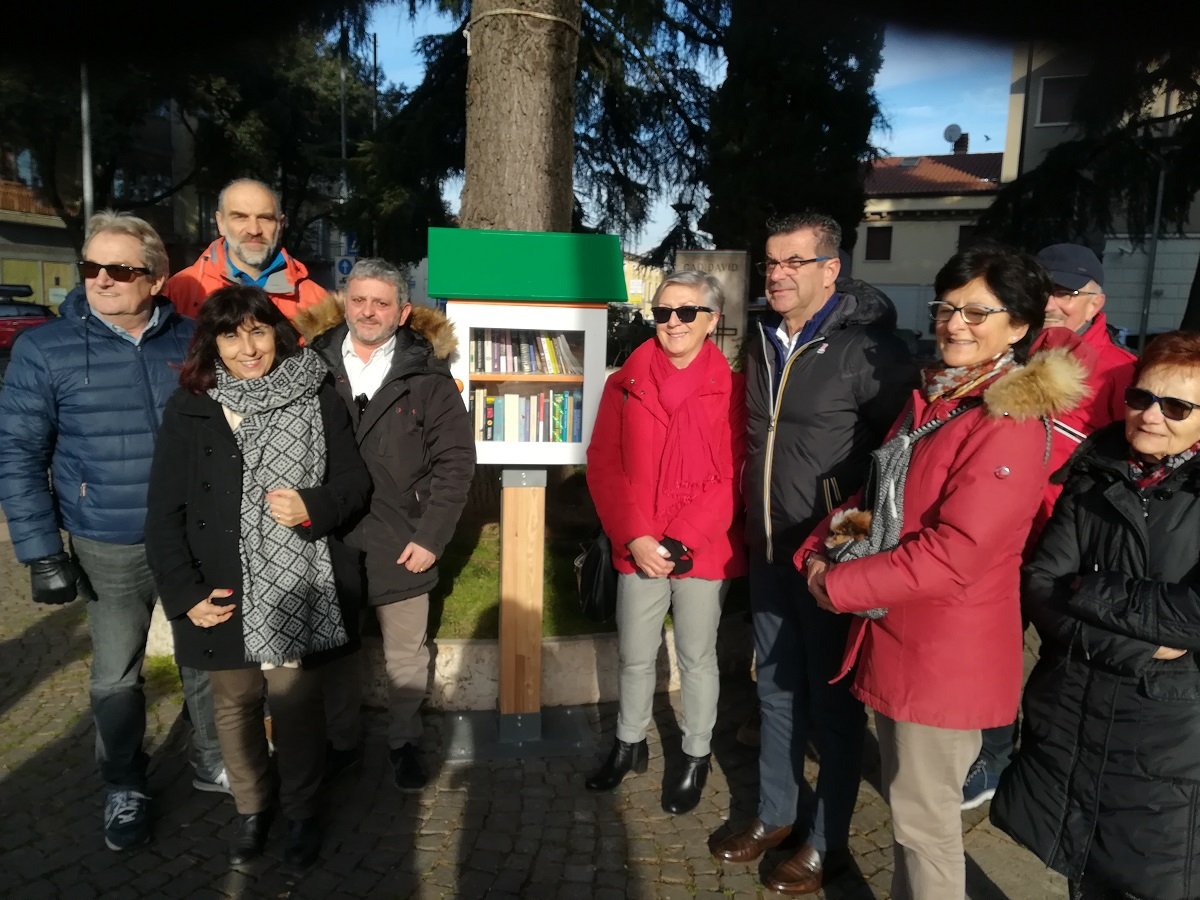 casetta dei libri bookcrossing cadidavid